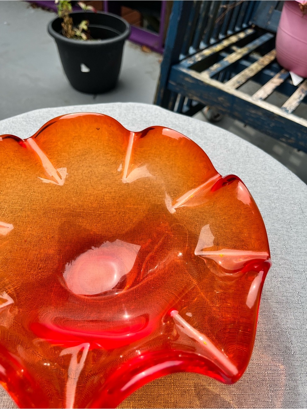 Vintage Amberina Red Orange Ruffled Art Glass Bowl MCM Centrepiece - Picture 9 of 16